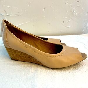 Clark’s Leather Neutral Cork Peep Toe Wedge Heel size 10